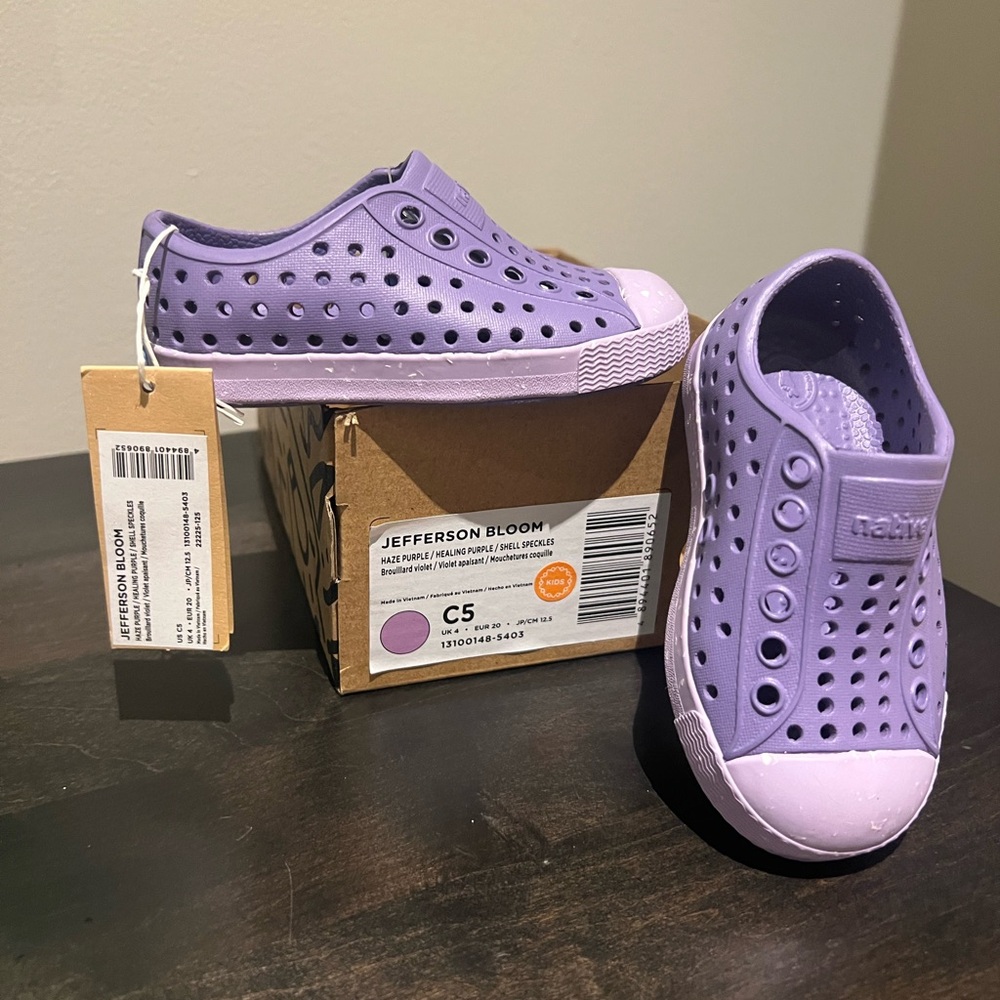 Native Jefferson size 5 toddler shoes